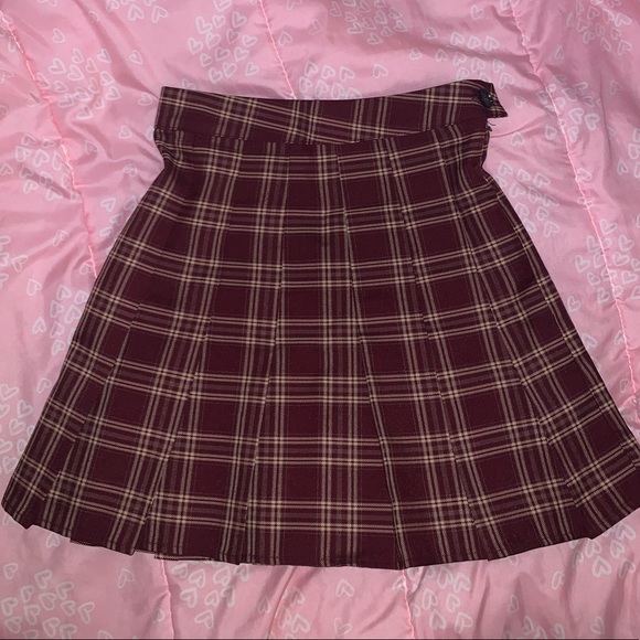 SOLD ‼️Plaid Tartan Pleated High-Waisted Skirt‼️ - Picture 2 of 4